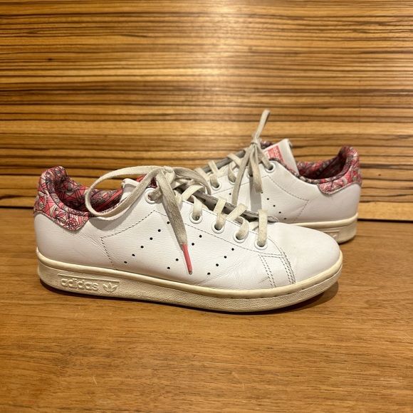 adidas | Shoes | Adidas Stan Smith Floral Classic Sneaker Size 45 Kids |  Poshmark